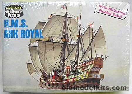 Life-Like HMS Ark Royal - (ex Pyro), 09251 plastic model kit